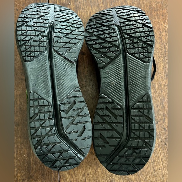 Brooks Hyperion Tempo running Shoes-Black and Green - Picture 6 of 8